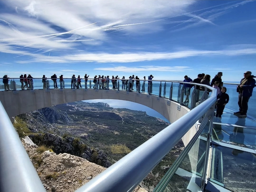 Skywalk Biokovo - Blue & Red Lake